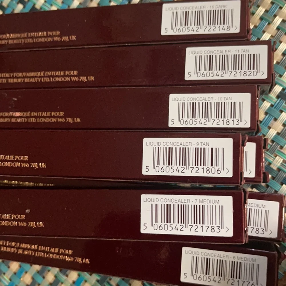 🎉Sale🎉 Charlotte Tilbury Magic Away Concealer